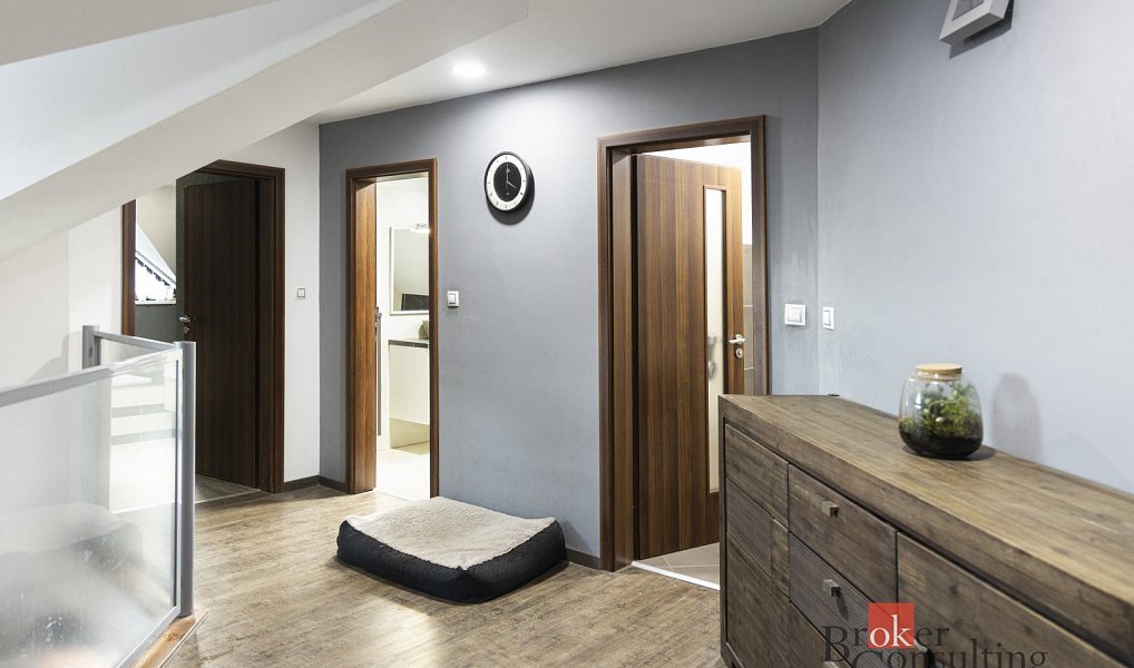 Prodej domu 280 m² s pozemkem 981 m², Hýskov – náhled fotky 16