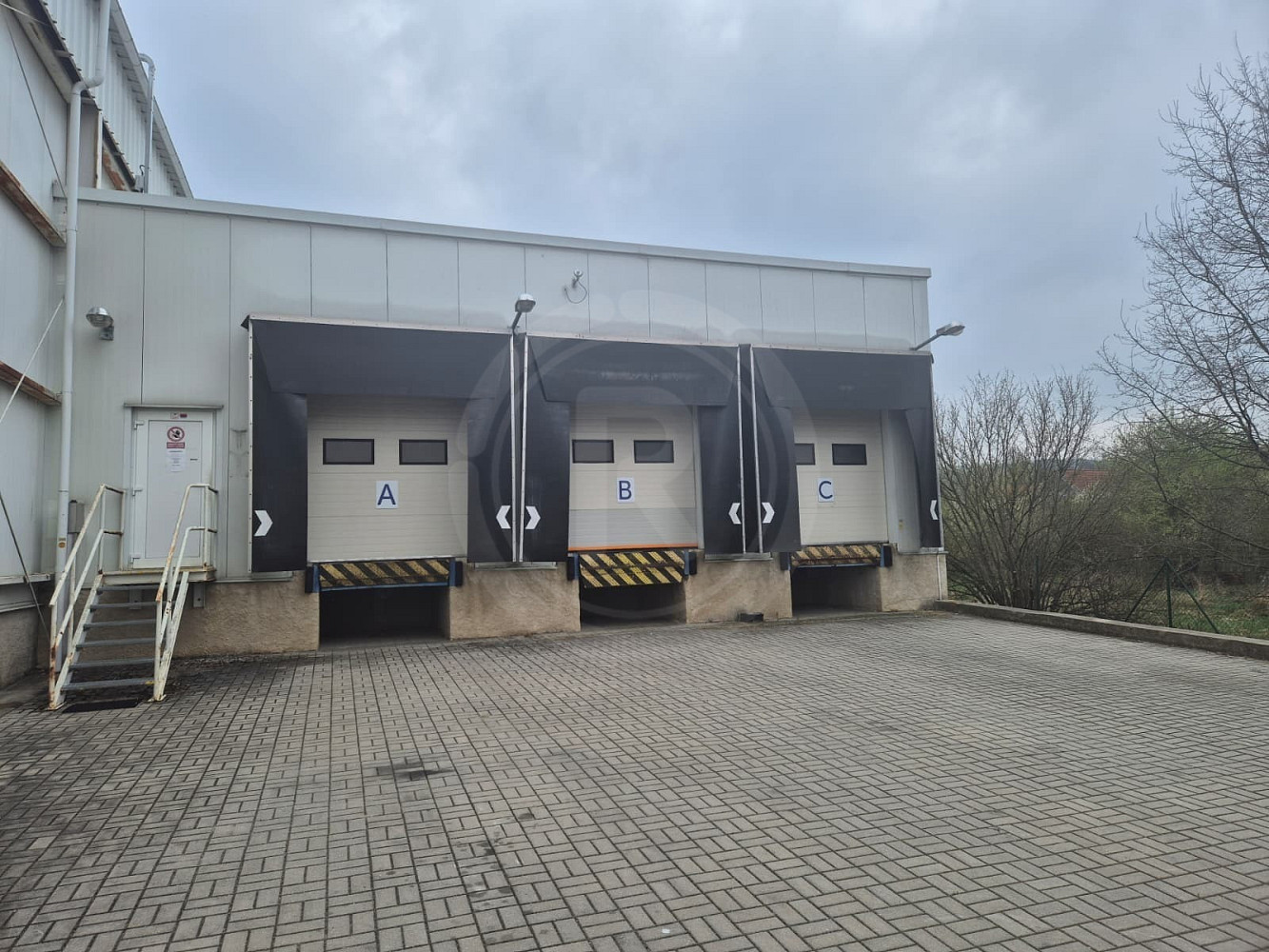 Pronájem skladovacích prostor 186 m² – fotografie 5