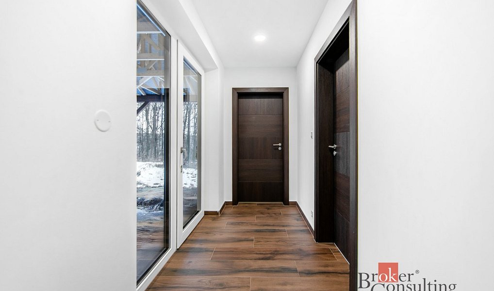 Prodej domu 196 m² s pozemkem 876 m², Loket – náhled fotky 11