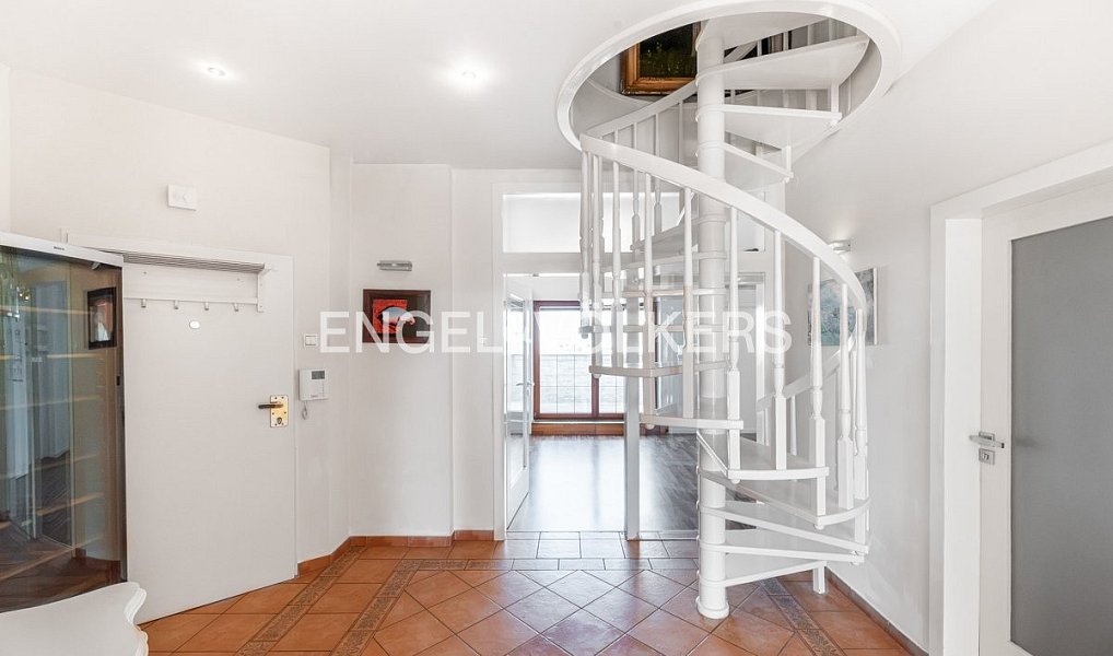 Pronájem bytu 4+kk 150 m², Praha – náhled fotky 7