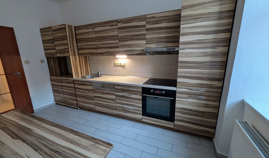 Pronájem bytu 3+1 85 m², Strakonice – náhled fotky 3