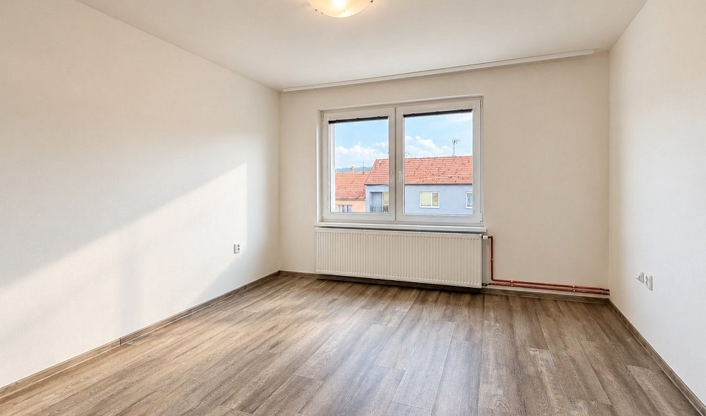 Pronájem bytu 2+1 54 m², Nová Ves – náhled fotky 9