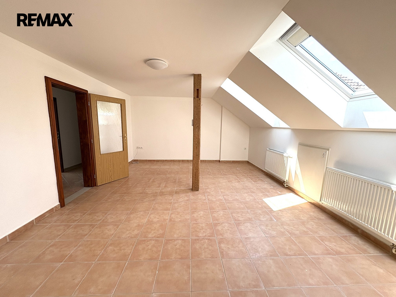 Pronájem bytu 3+kk 91 m² — photo 4