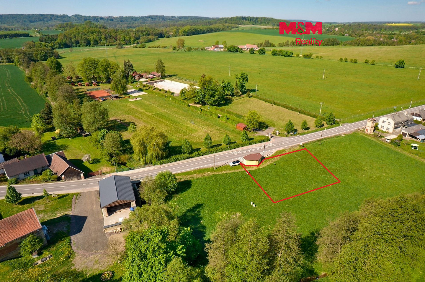 Prodej stavebního pozemku 1 018 m²