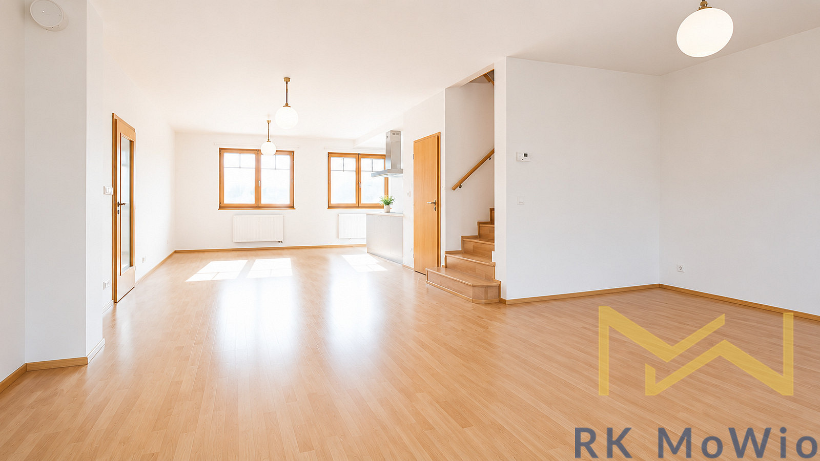 Pronájem domu 190 m² s pozemkem 811 m² – pohled 2