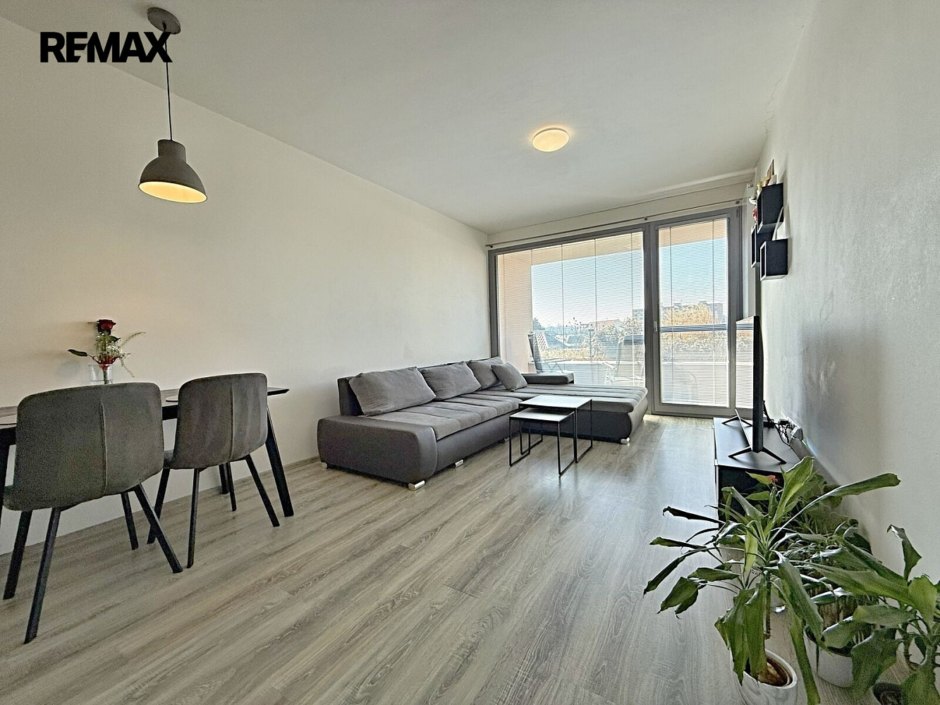 Pronájem bytu 2+kk 49 m² — photo 3
