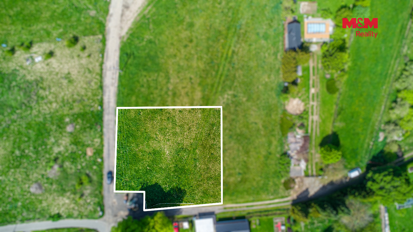 Prodej stavebního pozemku 1 043 m² – fotografie 2
