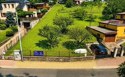 Prodej stavebního pozemku 530 m², Nad rybníkem, Praha 9 - Dolní Počernice