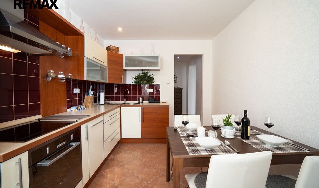 Pronájem bytu 2+1 66 m², Zlín – náhled fotky 2
