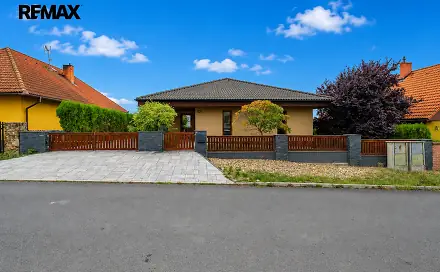 Prodej domu 205 m² s pozemkem 634 m², Smolnice, okres Louny