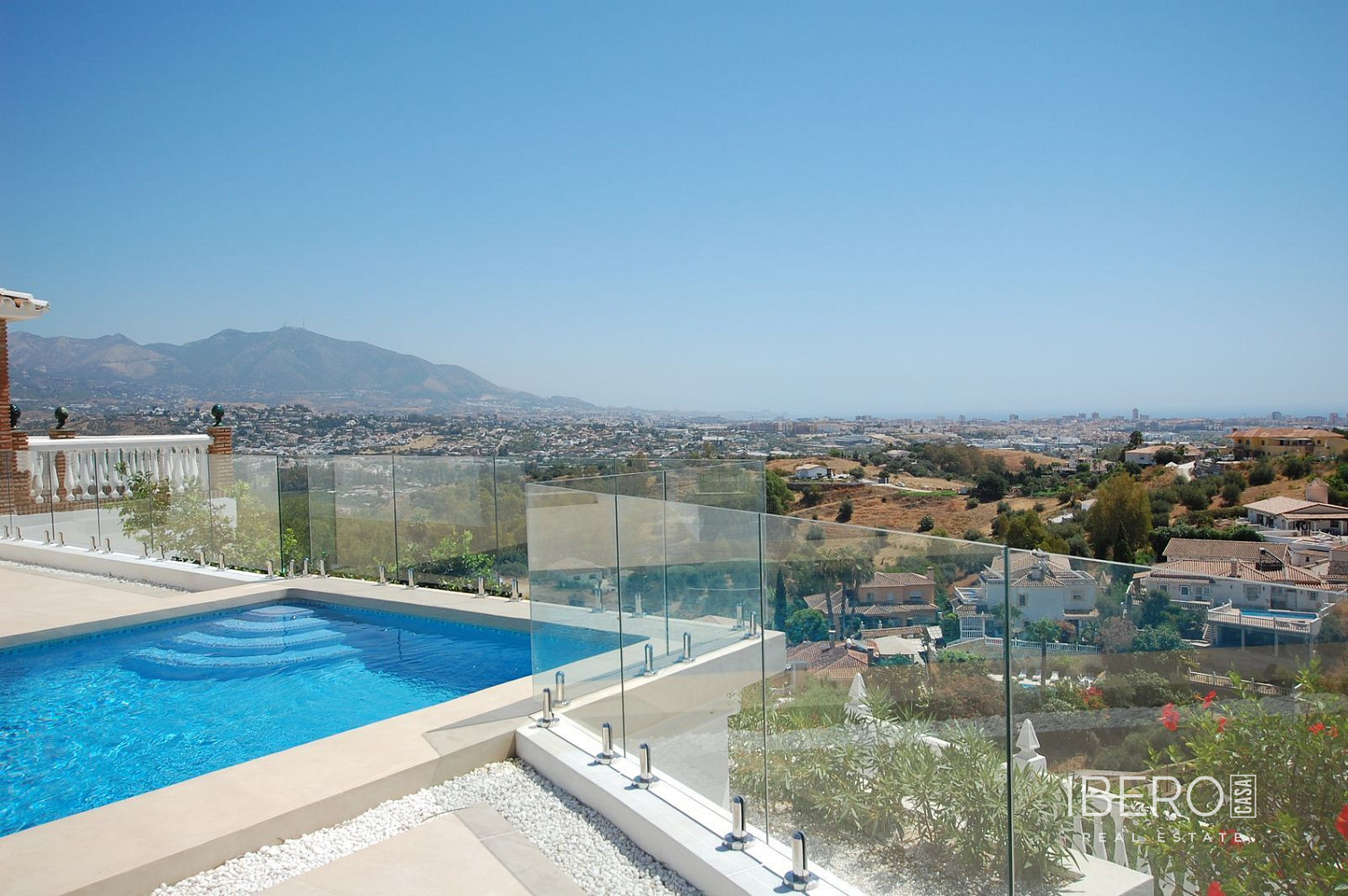 Prodej domu 241 m² s pozemkem 1 058 m²
