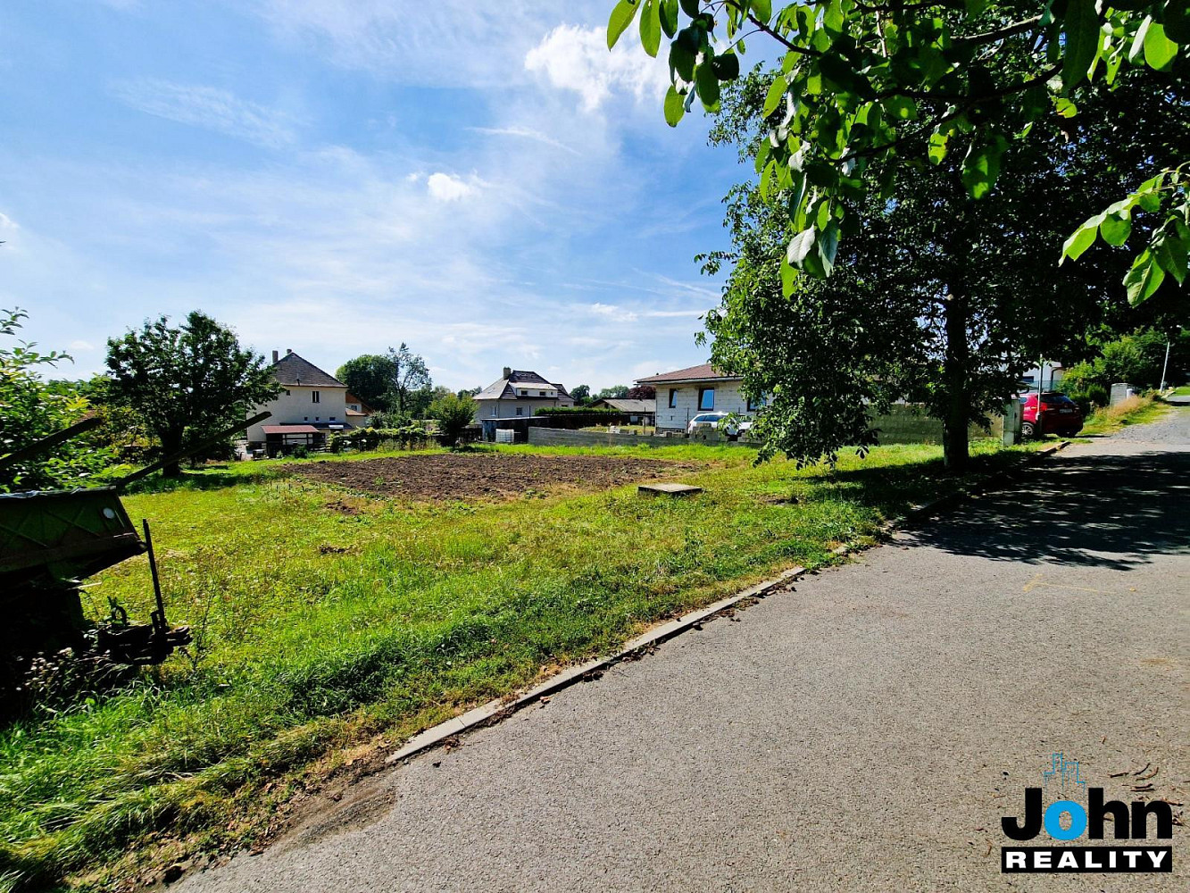 Prodej stavebního pozemku 859 m² – fotografie 2