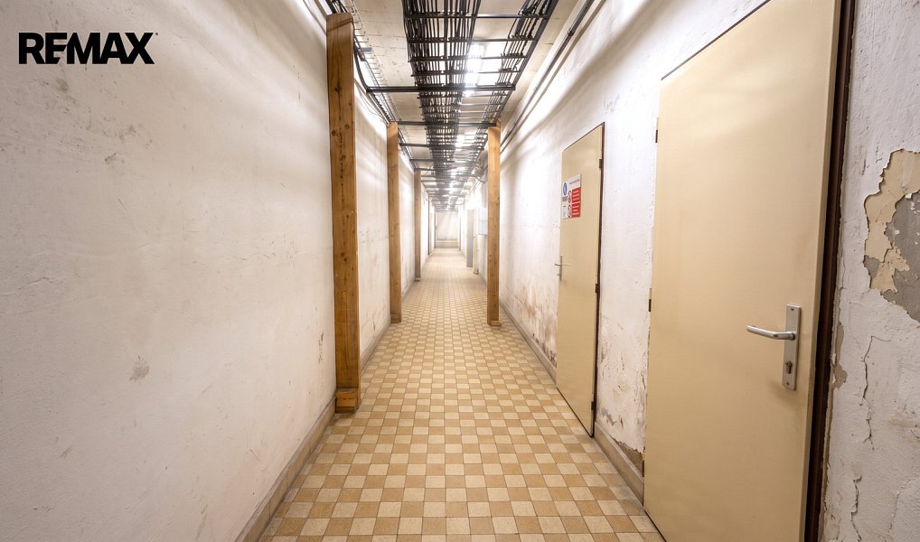 Pronájem kanceláře 70 m², Kamenice – náhled fotky 35