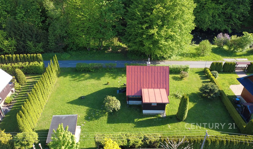 Chata 50 m2 s pozemkem 605 m2 v Rožnově pod Radhoštěm pěšky do centra, u sportovního areálu, Rožnov pod Radhoštěm – náhled fotky 4