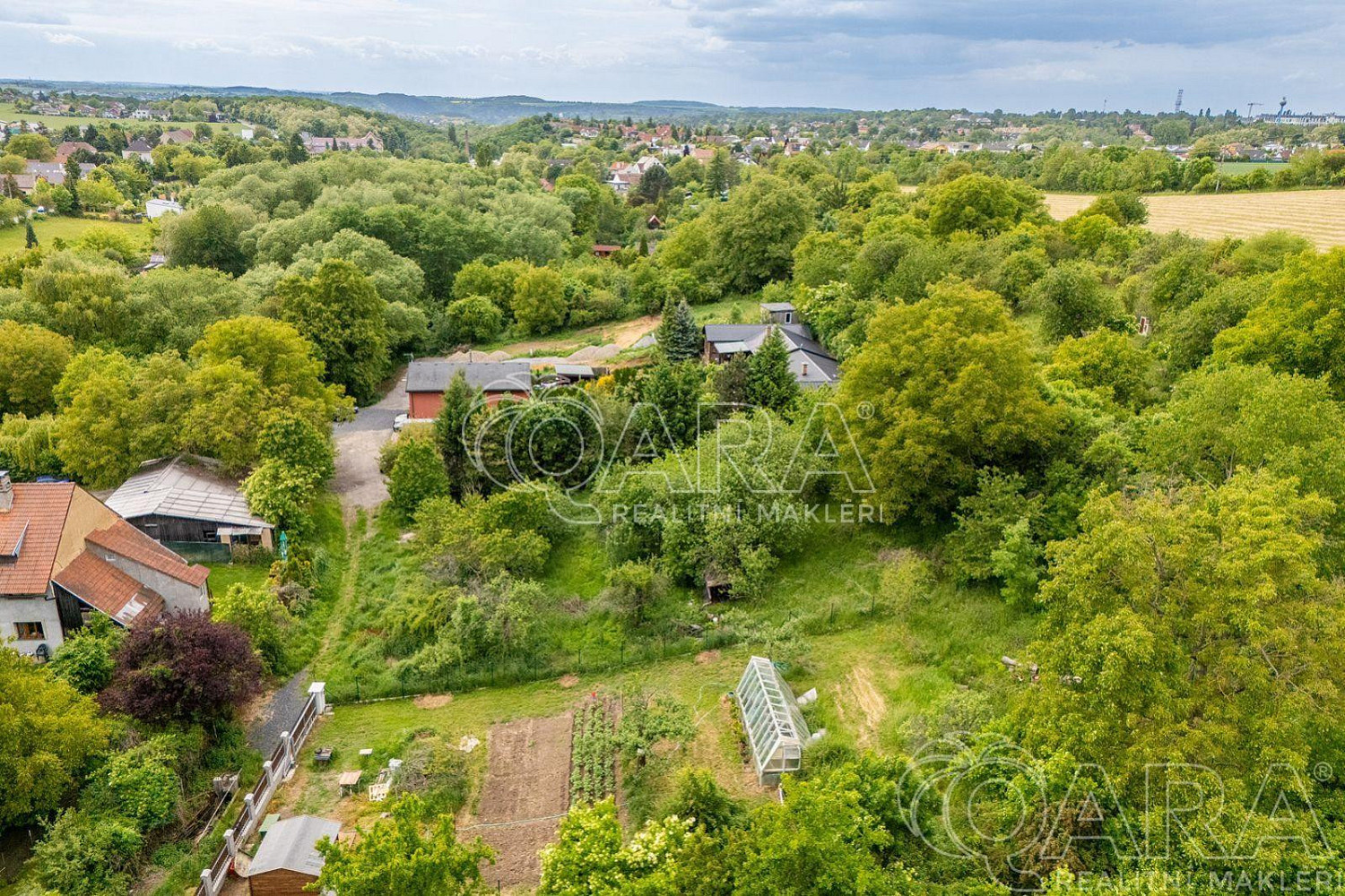 Prodej stavebního pozemku 1 714 m²