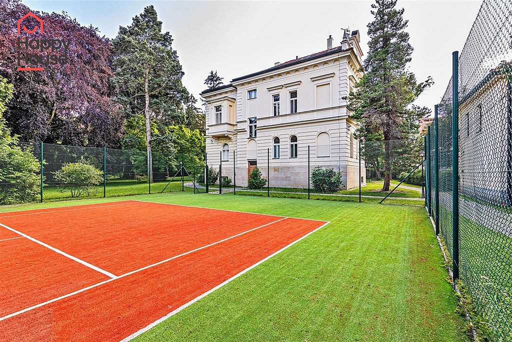 Pronájem domu 827 m² s pozemkem 8 770 m² — photo 3