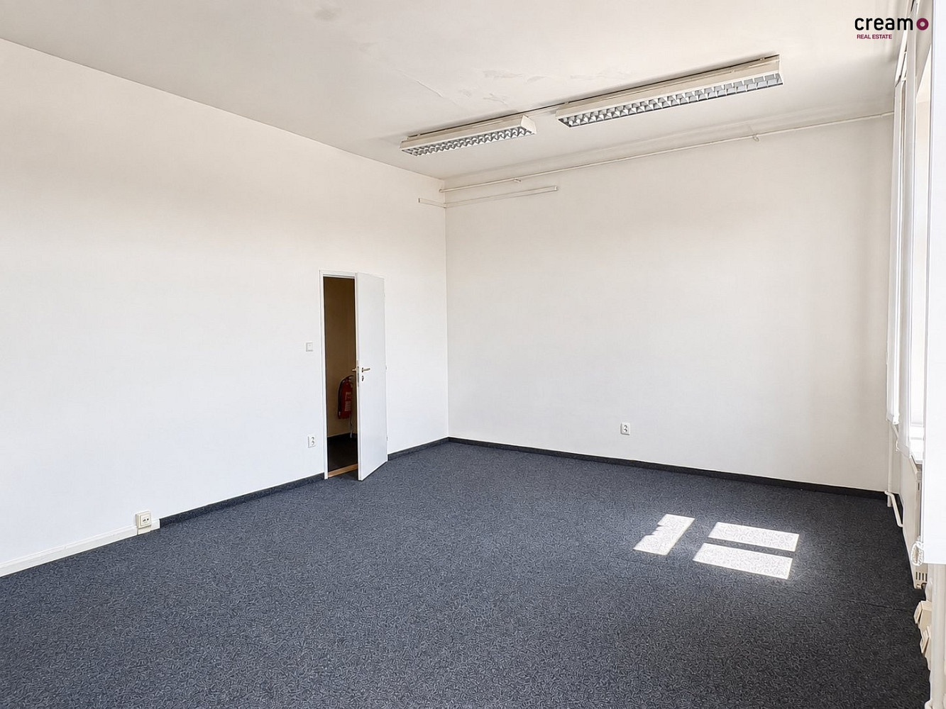 Pronájem kanceláře 29 m² — photo 3