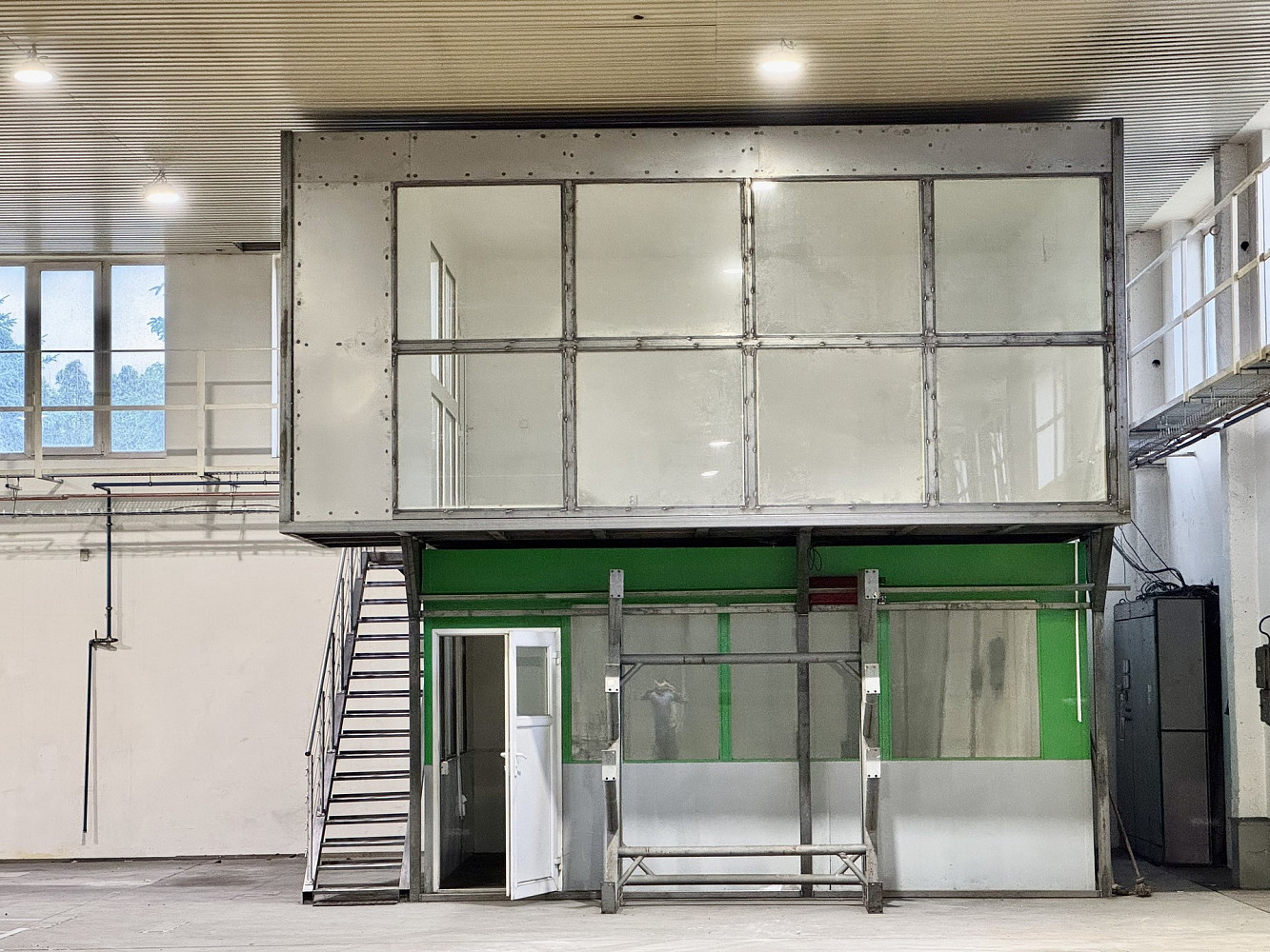 Pronájem skladovacích prostor 4 027 m² – fotografie 4
