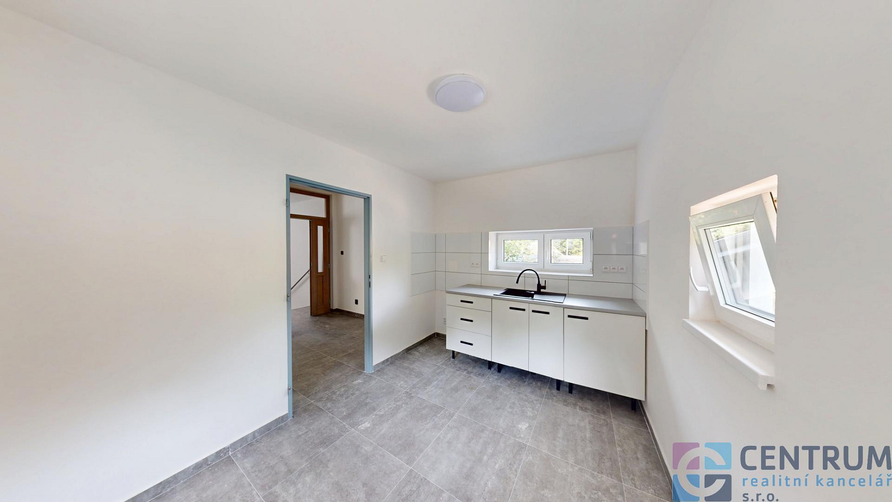 Pronájem kanceláře 350 m² – fotografie 2