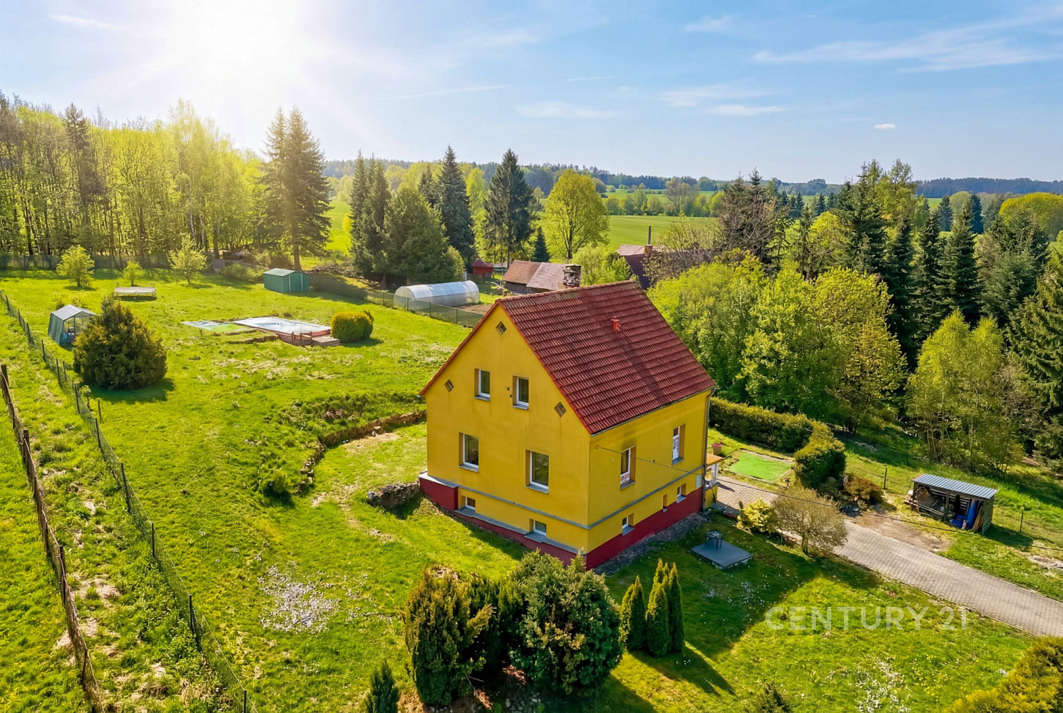 Prodej domu 190 m² s pozemkem 2 664 m² — photo 2