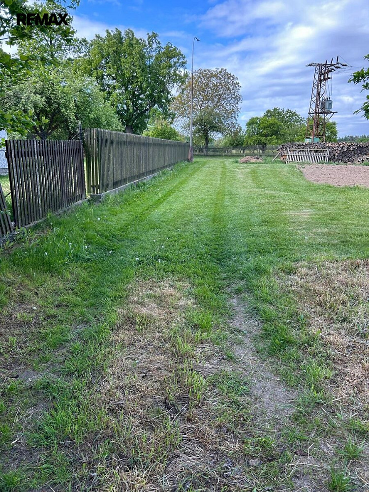 Prodej stavebního pozemku 666 m² – fotografie 2