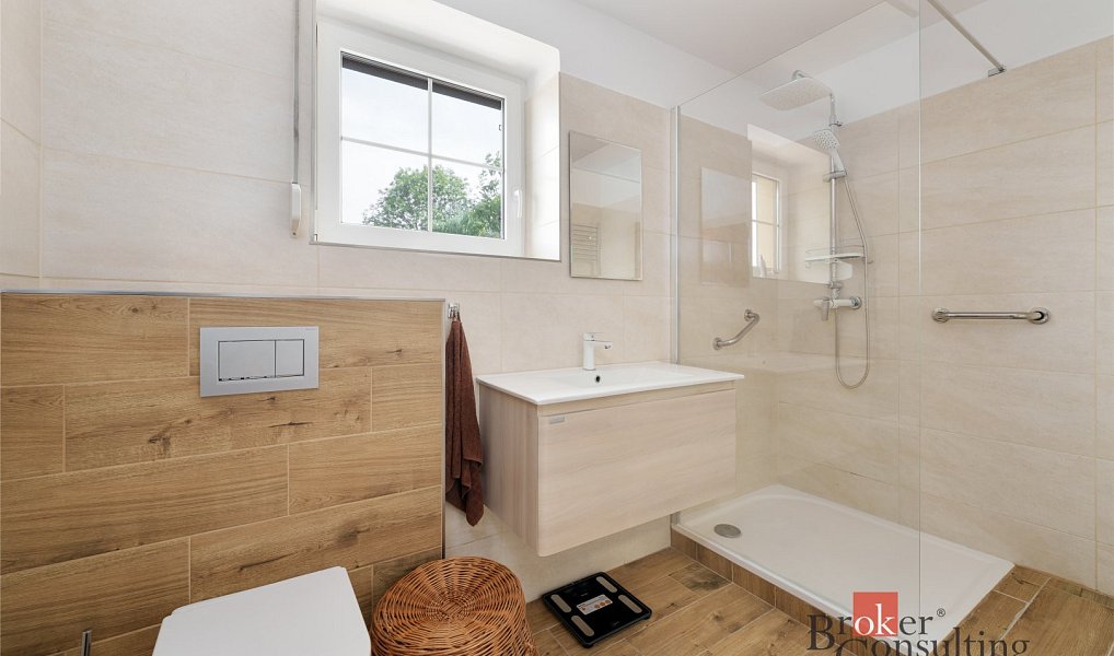 Prodej domu 239 m² s pozemkem 1 179 m², Nový Knín – náhled fotky 10