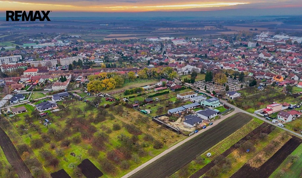 Prodej stavebního pozemku 3 055 m², Podivín – náhled fotky 5
