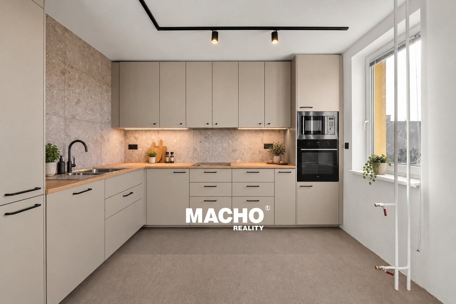 Pronájem bytu 3+kk 65 m² – fotografie 2