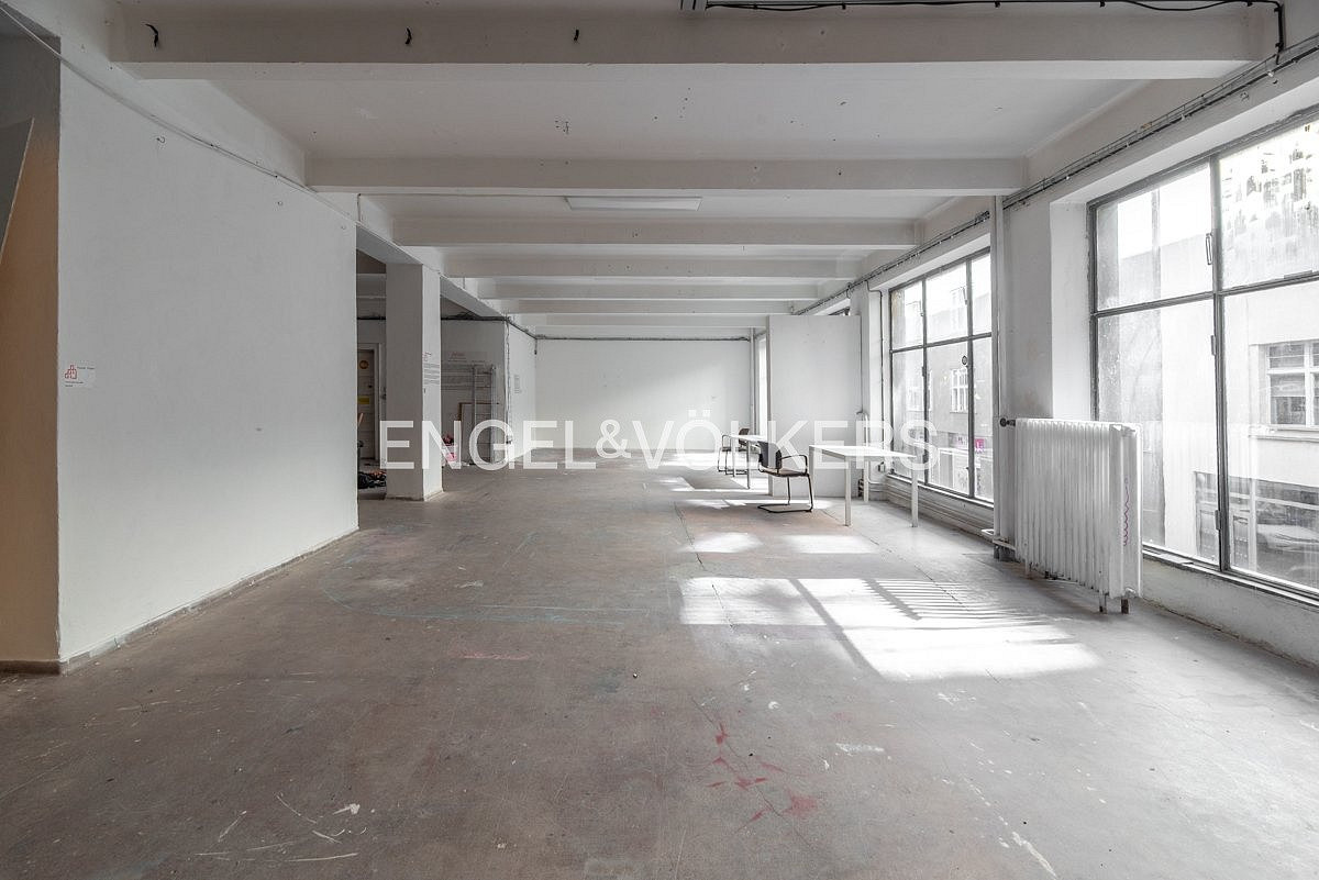 Pronájem obchodních prostor 217 m² – pohled 4