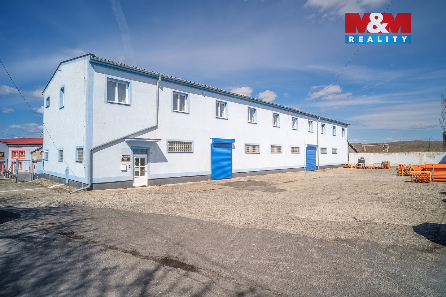 Prodej obchodních prostor 1 200 m²