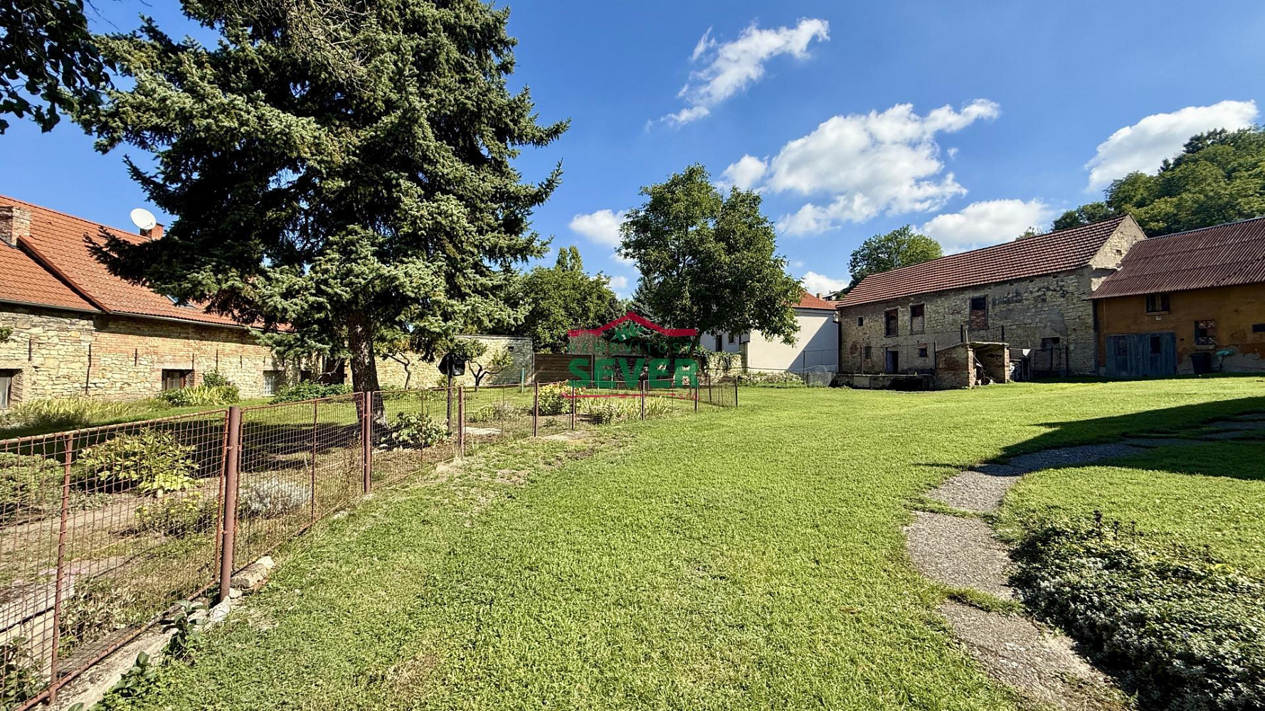Prodej domu 241 m² s pozemkem 1 596 m² – fotografie 4