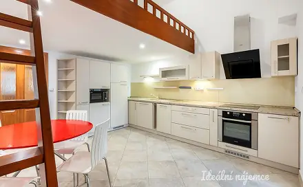 Pronájem bytu 1+1 43 m²