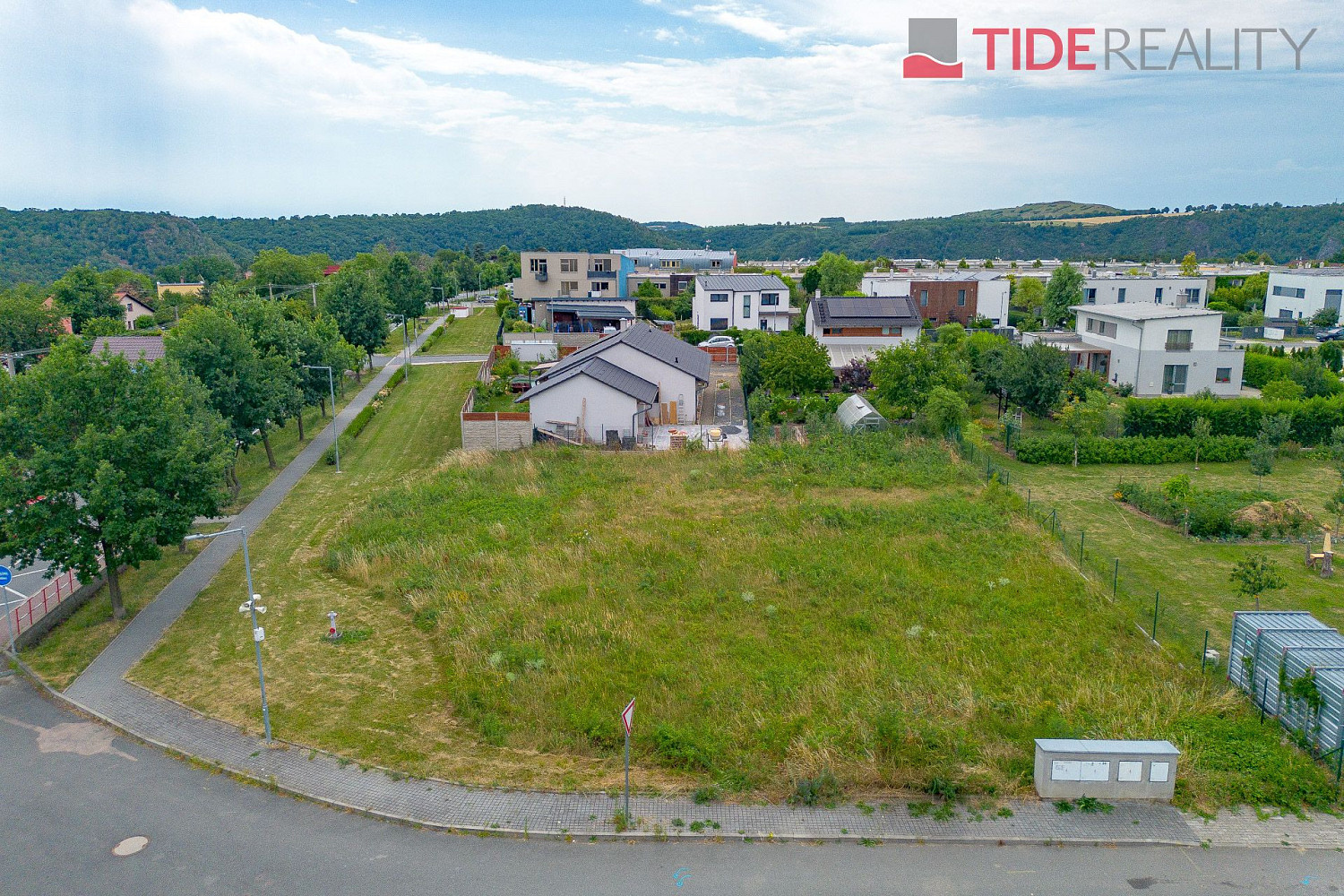 Prodej stavebního pozemku 890 m² – fotografie 2
