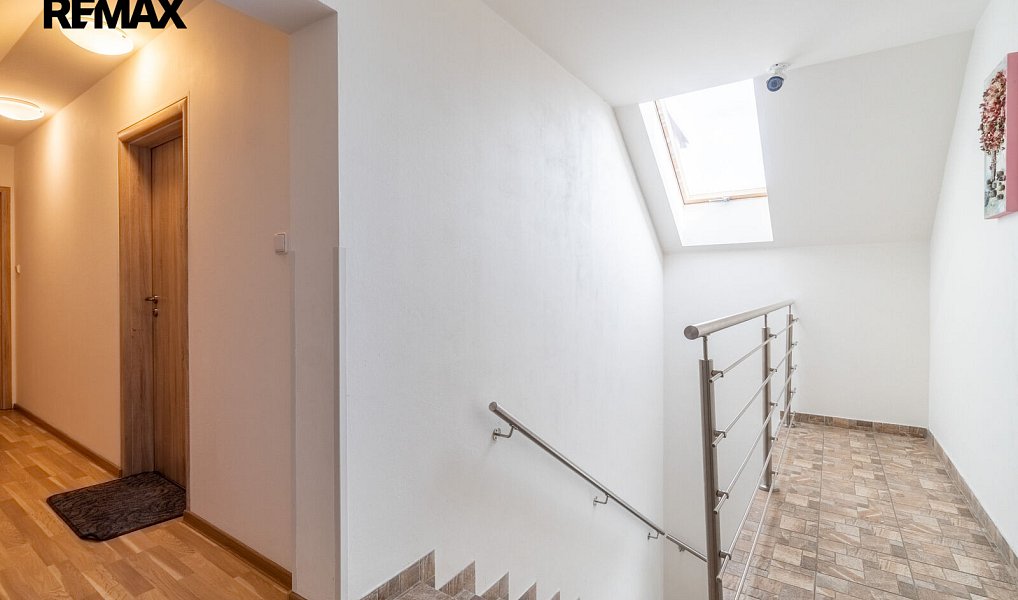 Prodej domu 233 m² s pozemkem 121 m², Praha – náhled fotky 12