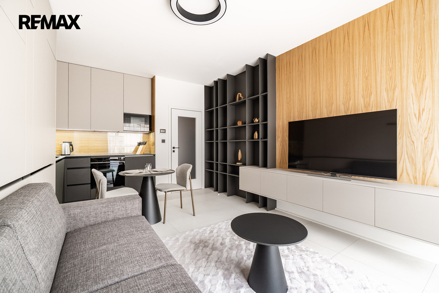 Pronájem bytu 1+kk 28 m², Praha