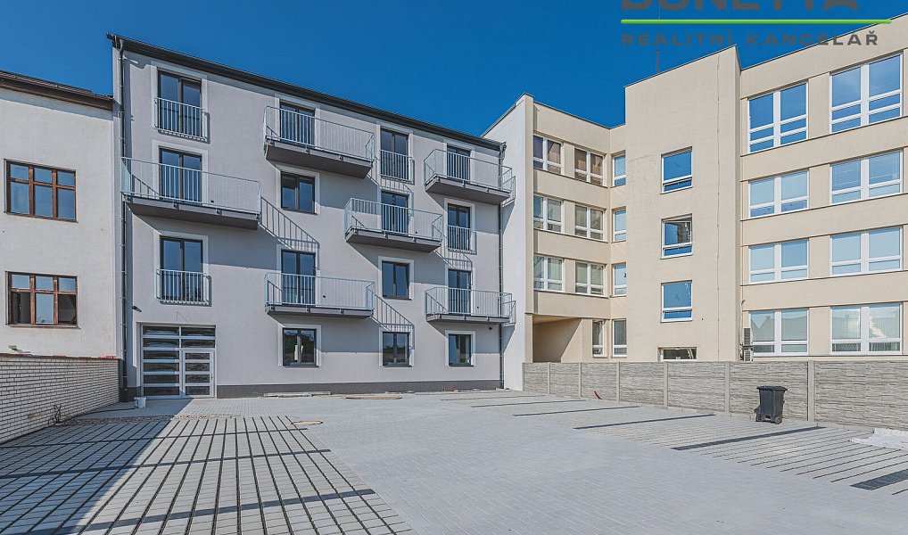 Pronájem bytu 2+kk 52 m², Hradec Králové – náhled fotky 23