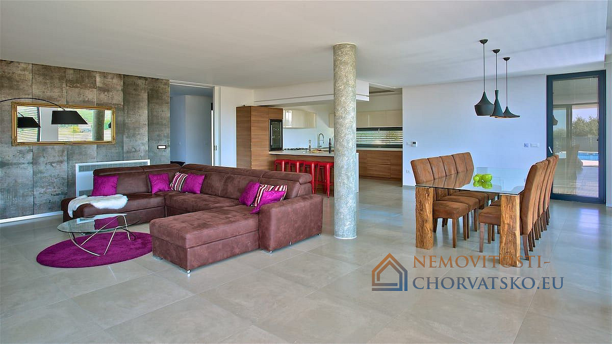 Prodej domu 370 m² s pozemkem 630 m² - Mehr