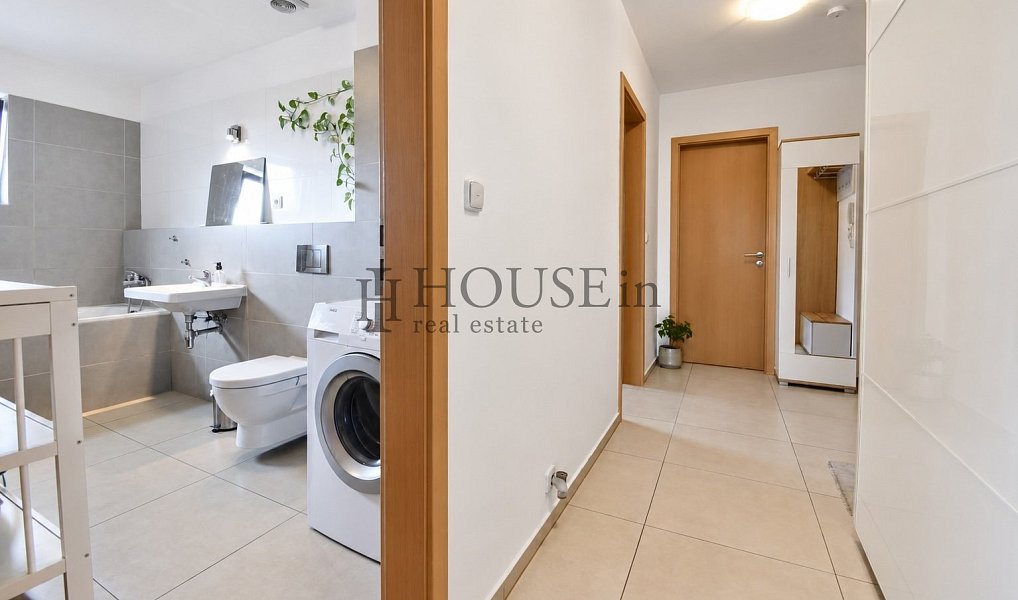 Pronájem bytu 2+kk 62 m², Praha – náhled fotky 3