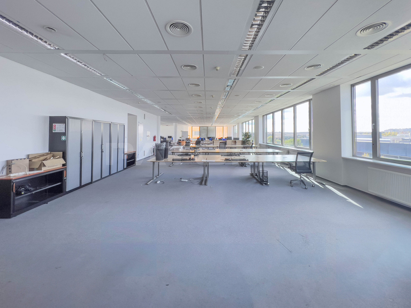 Pronájem kanceláře 1 261 m² – fotografie 2