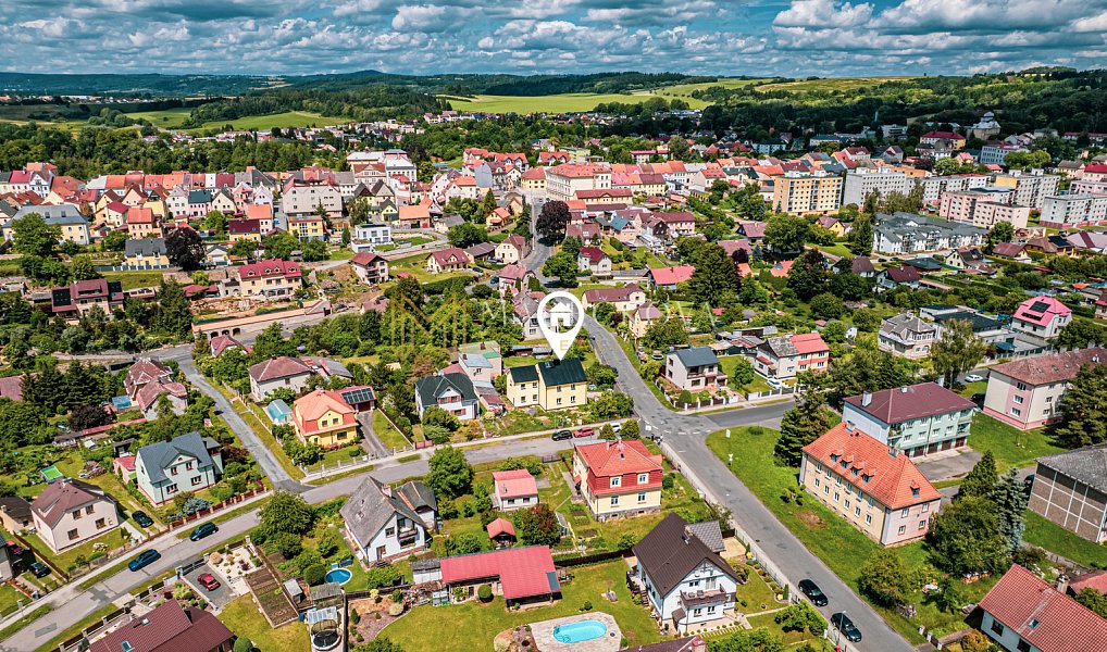 Prodej domu 254 m² s pozemkem 620 m², Planá – náhled fotky 3