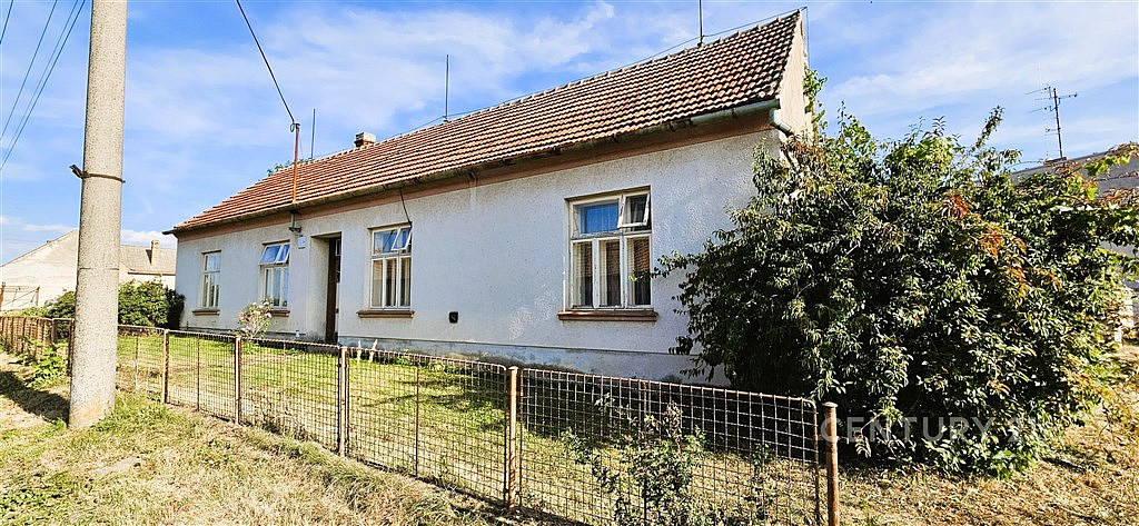 Prodej domu 110 m² s pozemkem 974 m² — photo 2