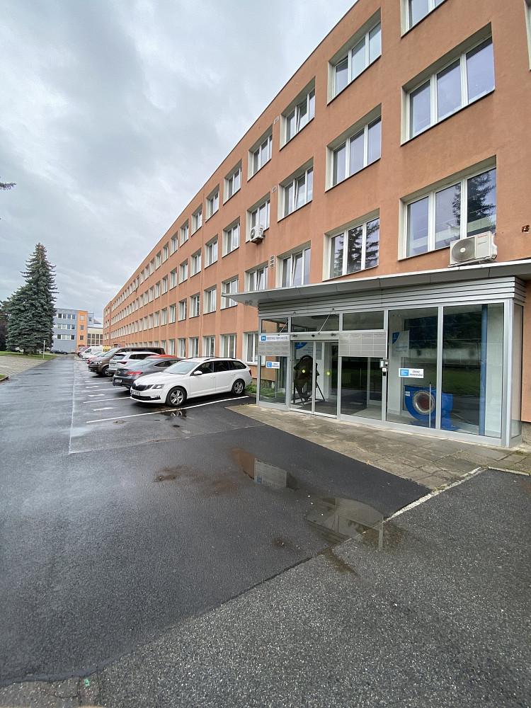 Pronájem kanceláře 774 m²