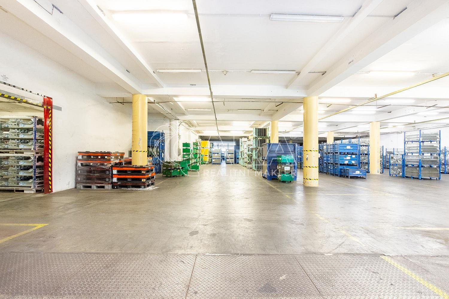 Pronájem skladovacích prostor 1 780 m² – fotografie 3