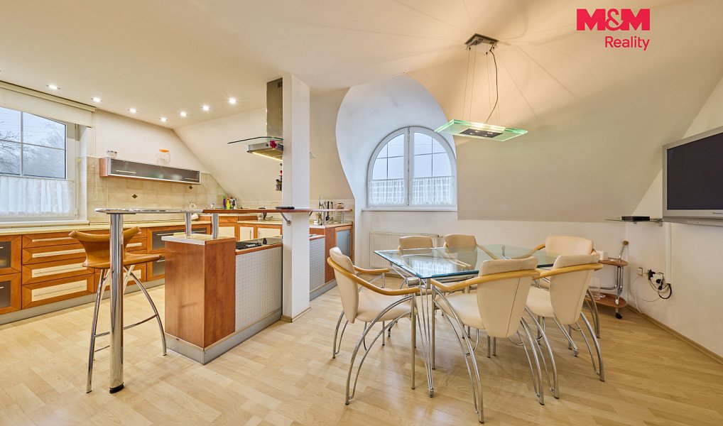 Pronájem domu 185 m² s pozemkem 1 755 m², Trutnov – náhled fotky 9