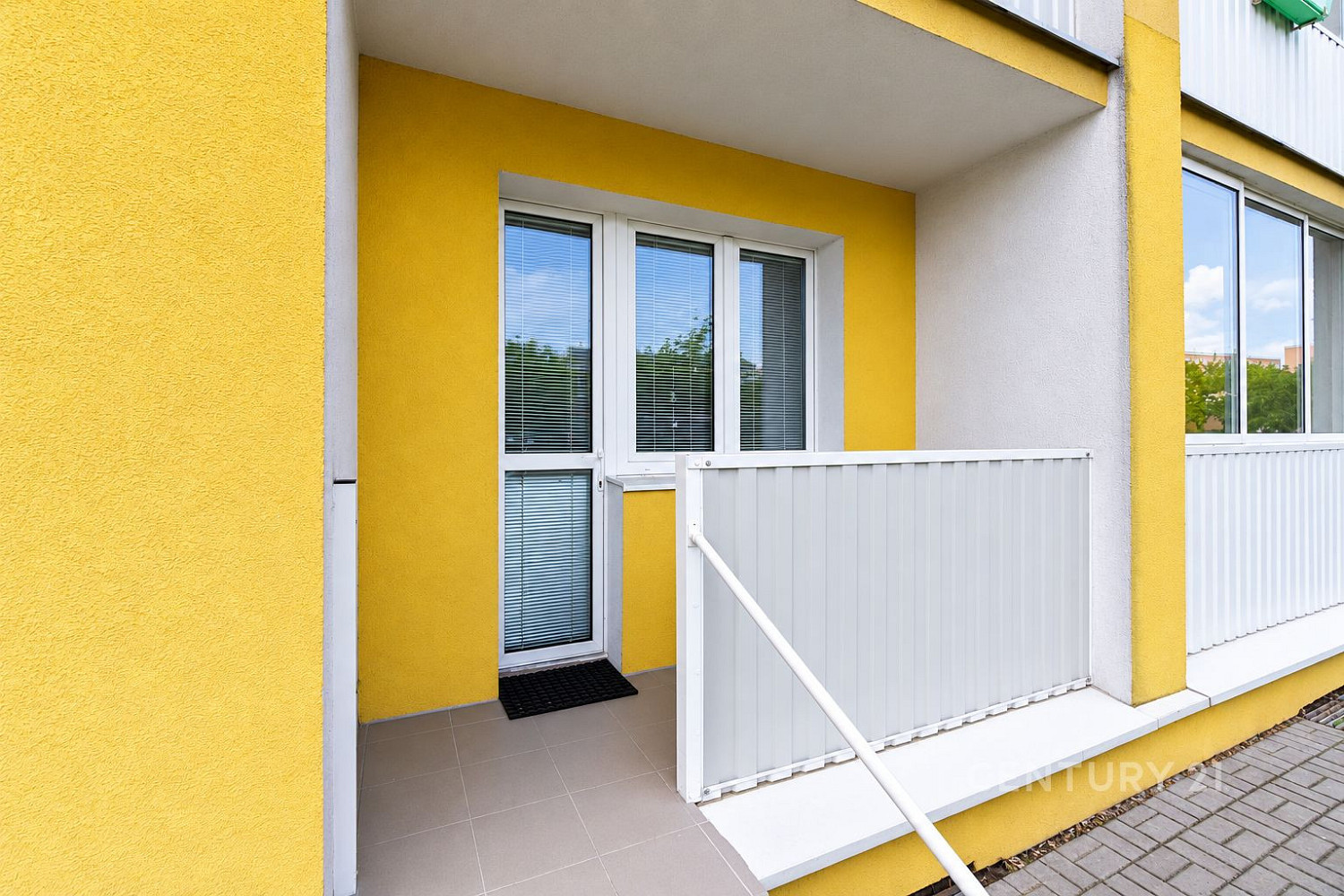 Prodej kanceláře 68 m² – fotografie 2
