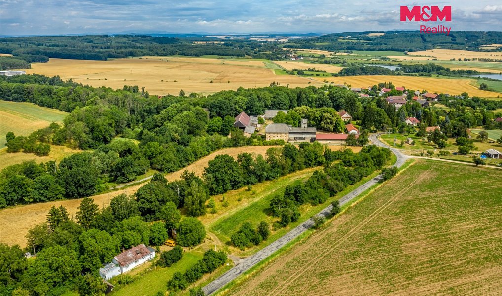 Prodej stavebního pozemku 1 810 m², Ujkovice – náhled fotky 3