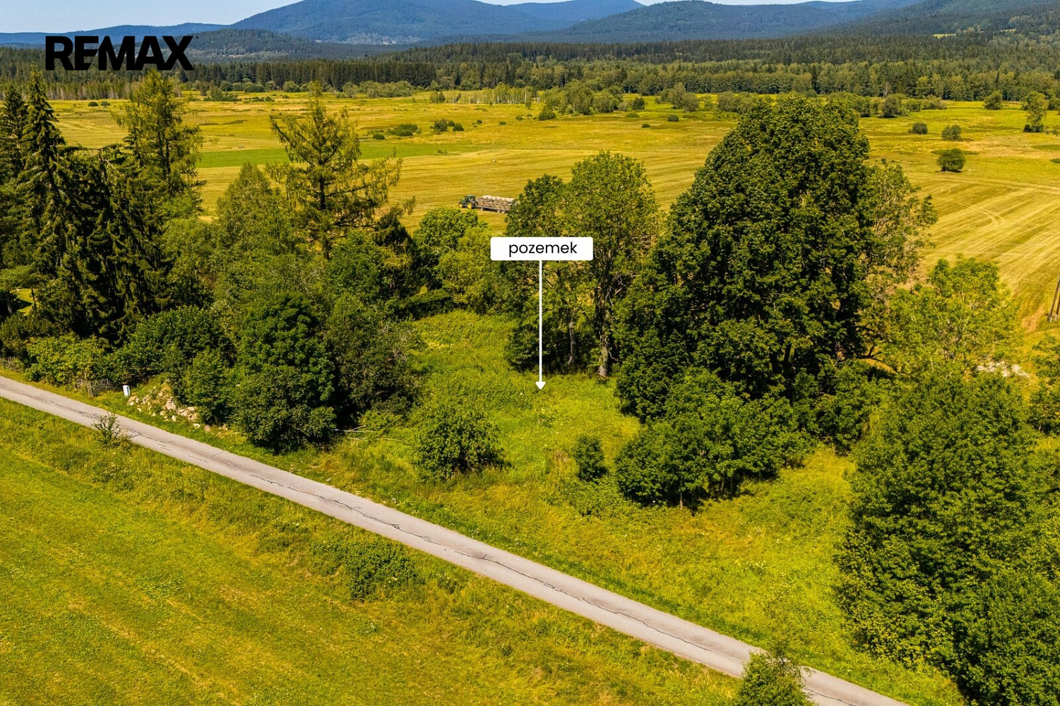 Prodej stavebního pozemku 1 870 m²