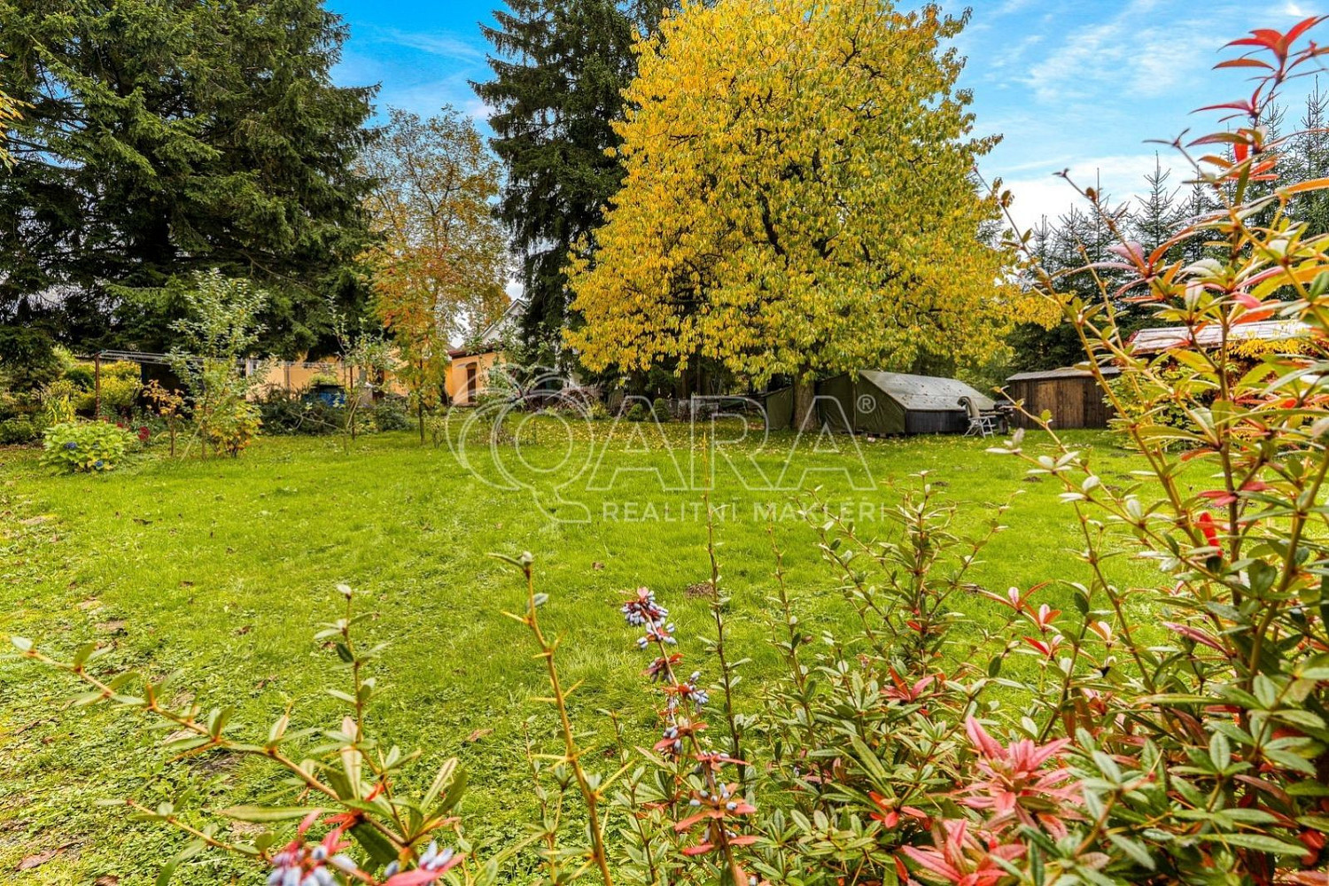 Prodej stavebního pozemku 713 m² – fotografie 2