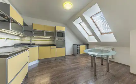 Prodej bytu 4+1 128 m², Jesenice - Zdiměřice, okres Praha-západ