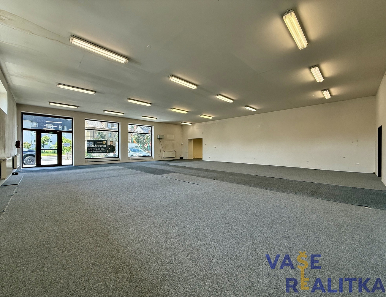 Pronájem obchodních prostor 370 m² – fotografie 3